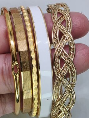 Monet & Trifari Signed Lot Of 5 Vintage Gold Tone Bangle Bracelets Stacking Glam